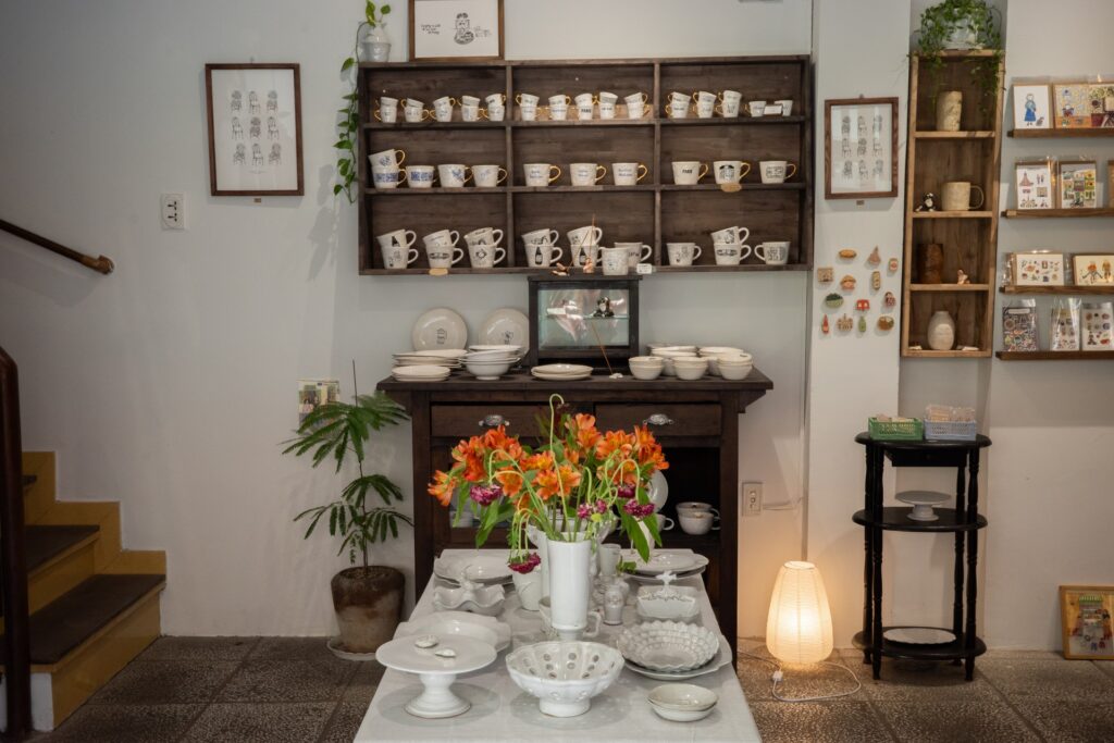 1F - Art & Craft Showroom